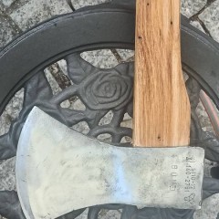 Stare niemieckie cechowane siekiery