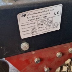 Zamiatarka  spalinowa Lipmar 67 z silnikiem Hondy GCV 135