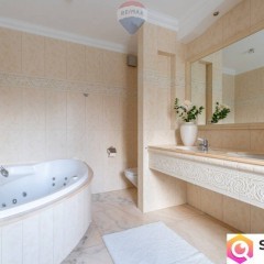 ELEGANCKA REZYDENCJA NA WYNAJEM W ŁOMIANKACH