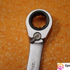 Klucz płasko-oczkowy GRZECHOTKA 11 mm  Ref: 1-13-300