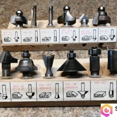 Dwa zestawy profilowanych  frezów