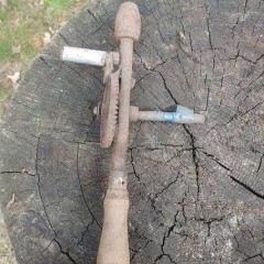 Stara wiertarka ręczna