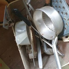 Przyrządy kuchenne PRL stare, tarka, sita, chochla, aluminiowe metalowe