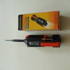 Mini zestaw śrubokrętów 7szt.w tym latarka . Nowy