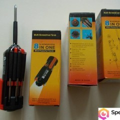 Mini zestaw śrubokrętów 7szt.w tym latarka . Nowy