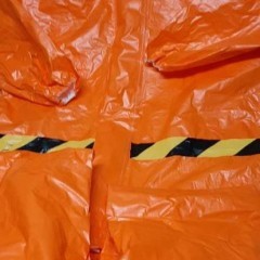 Odsprzedam 4 kpl. Kombinezony wodno i wiatro odporne