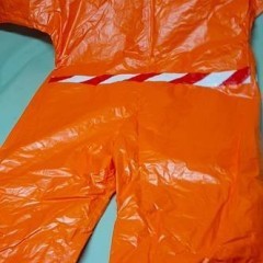 Odsprzedam 4 kpl. Kombinezony wodno i wiatro odporne