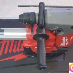 Młot SDS-PLUS z dedykowanym odsysaczem Milwaukee M18 ONEFHPXDEL-552C AKU 18