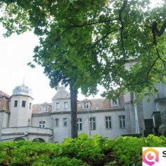 Piękny kompleks pałacowo-parkowy