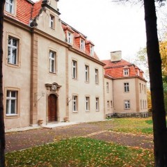 Piękny kompleks pałacowo-parkowy