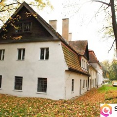 Piękny kompleks pałacowo-parkowy