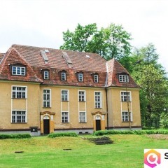 Piękny kompleks pałacowo-parkowy