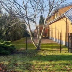 Dom - magazyn- hotel Gm. Ożarów Maz.