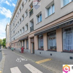 Lokal 151 m² z witrynami – Bałuty, blisko centrum