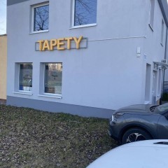 Wynajmę atrakcyjny lokal użytkowy na parterze przy głównej ulicy własny par