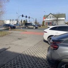 Wynajmę atrakcyjny lokal użytkowy na parterze przy głównej ulicy własny par