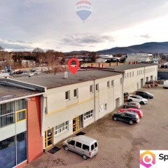 Wjazd z DK-HANDEL-BIURA-USŁUGI -TIR