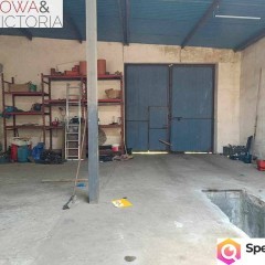 Hala/budynek usługowo-magazynowy z dużym placem.