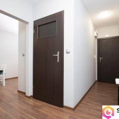Kamienicę z apartamentami oraz częścią zorganizowanego przedsiębiorstwa sp…