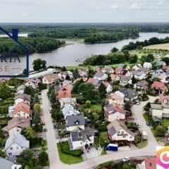 Dom wolnostojący w sąsiedztwie jeziora