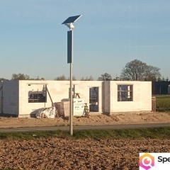 Budynek mieszkalny 124m2. Stan surowy zamknięty, instalacja elektryczna.