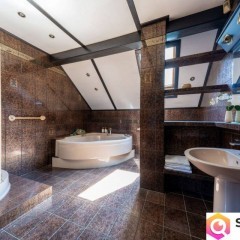 Rezydencja z kompleksem SPA i basenem - Kanie
