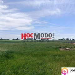 Urokliwe siedzlisko 1,2 h z zabudowaniami