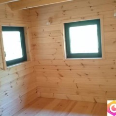 Sprzedam działkę 1058m2 z nowym domem 57m2 w pełni wykończonym.