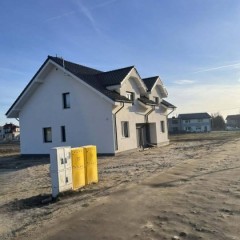 Ostatni lokal! Przestronny dom w zabudowie dwulokalowej z działką 980 m²