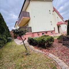 Dom wolnostojący z garażem i piwnica