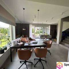 Na sprzedaż bliźniak 130 m2. Polączone garażami. 4 pokoje, 2 lazienki,garaż