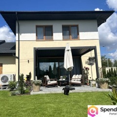 Na sprzedaż bliźniak 130 m2. Polączone garażami. 4 pokoje, 2 lazienki,garaż