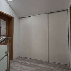 Na sprzedaż dom w centrum Kębłowa, ogród, garaż, możliwość działalności